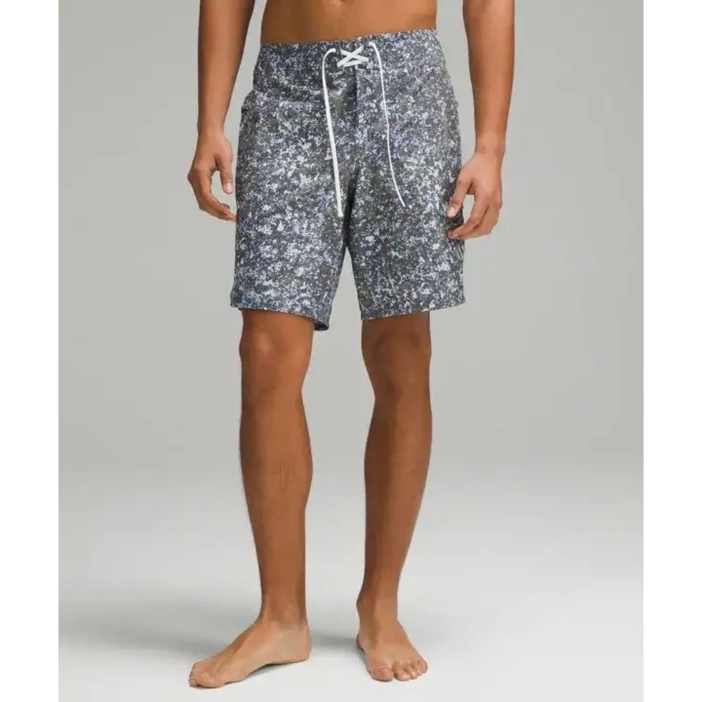 Lululemon Pool Short 7" Mens 34 Board Shorts Abstract Camo Blue Green Swim
